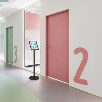 Стойка для размещения информации с клик рамкой A4 вертикальная/горизонтальная Attache